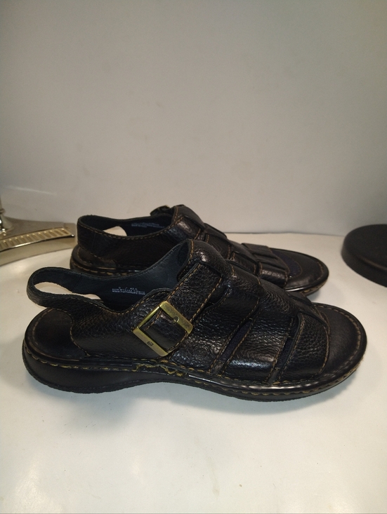 Born Hand Crafted Black Leather Fisherman Sandals Men\'s sz 9. main image 6